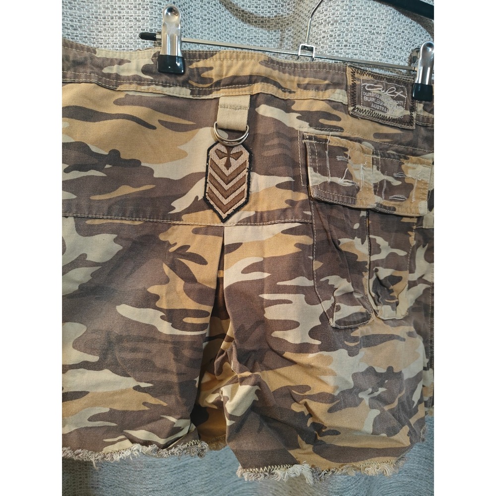 Cult Industries Camo Cargo Mini Skirt Y2K Punk Grunge Pleated Frayed Hem Size 11 - Picture 2 of 6